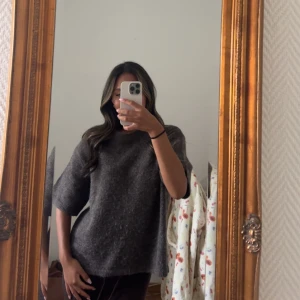 Gina stickad tröja - Från Gina, så fin. Strl M men sitter bra på mig som har XS/S