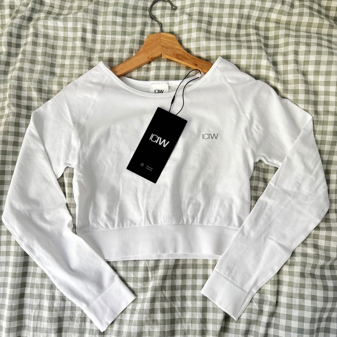 Vit croppad långärmad topp från ICANIWILL