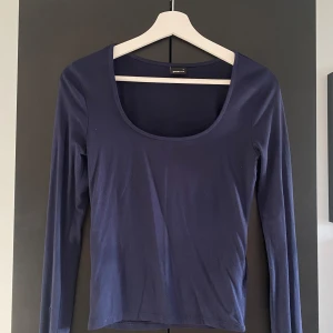 Långärmad tröja  - Vida armar! Lite nopprig men annars bra skick 