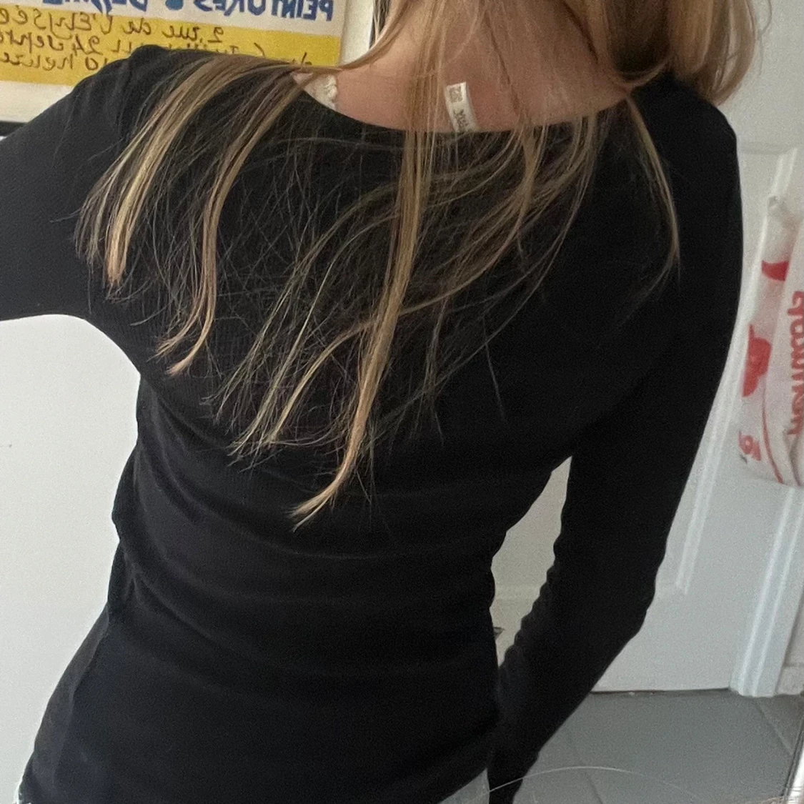 Svart ribbad långärmad tröja - 1