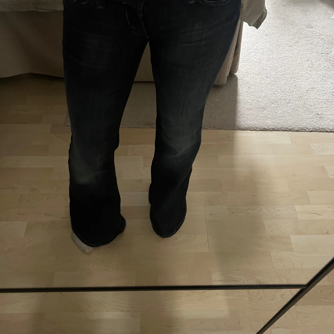 Mörkblå bootcut jeans 