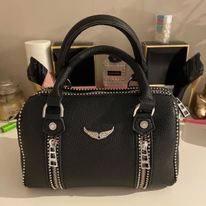 zadig voltaire  - zadig voltaire väska sunny xs rymmer mer än man tror!! 
