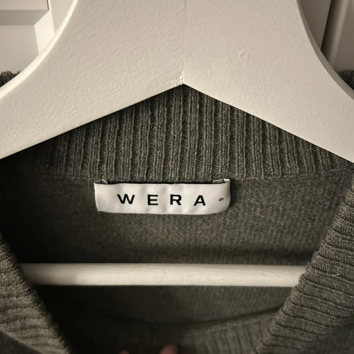 Grå grön stickad tröja  - 2