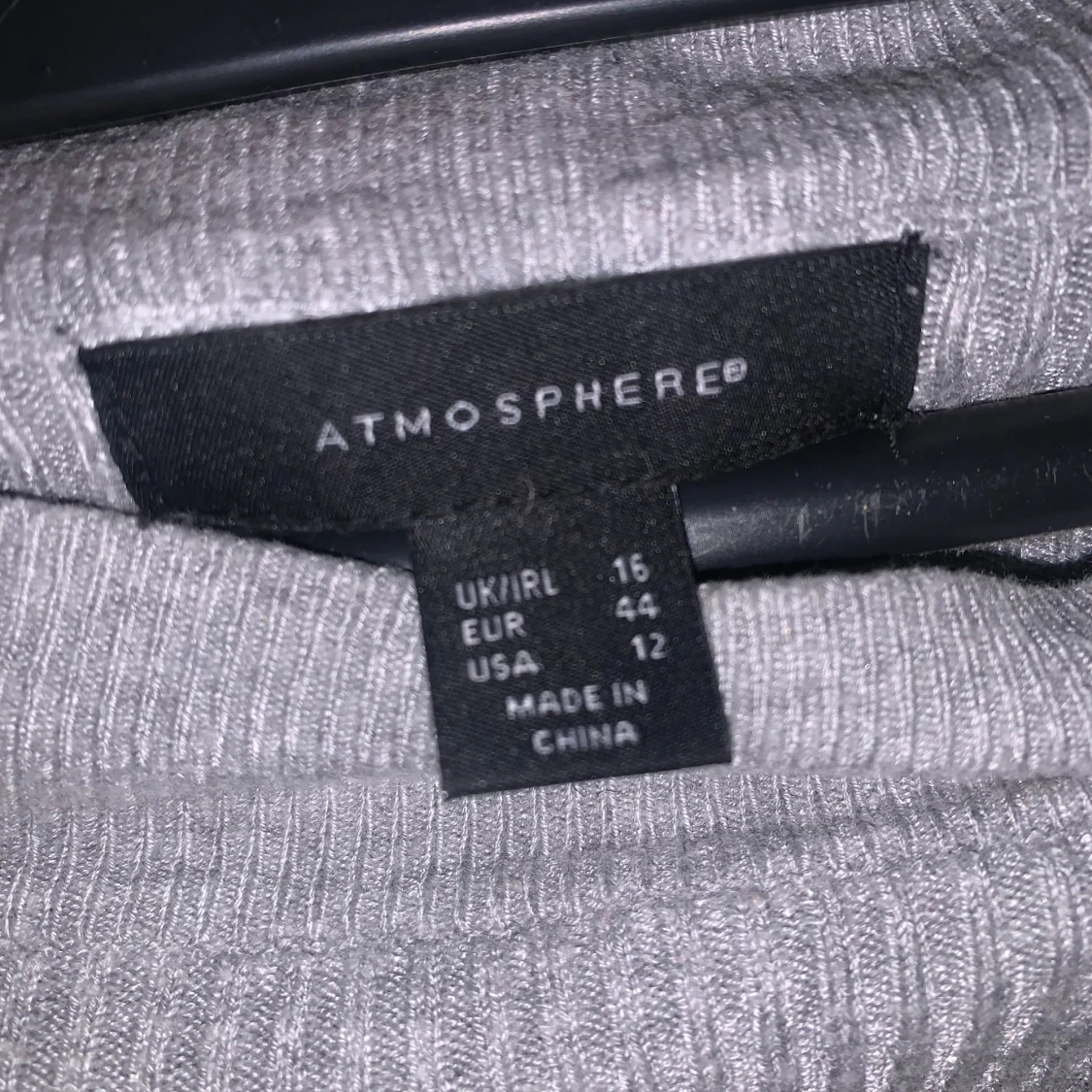 Grå ribbad tröja från Atmosphere - 2