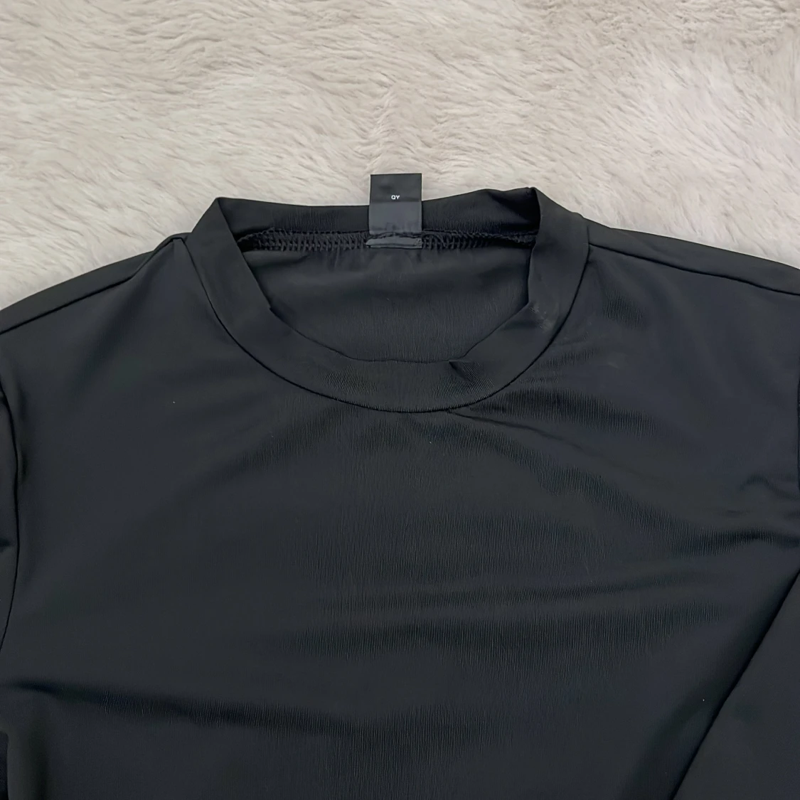 Svart croppad långärmad topp - 1