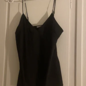Svart satin pyjamas set - Aldrig använt 