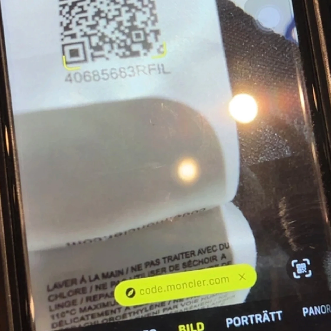 Svart pikétröja från Moncler - 3