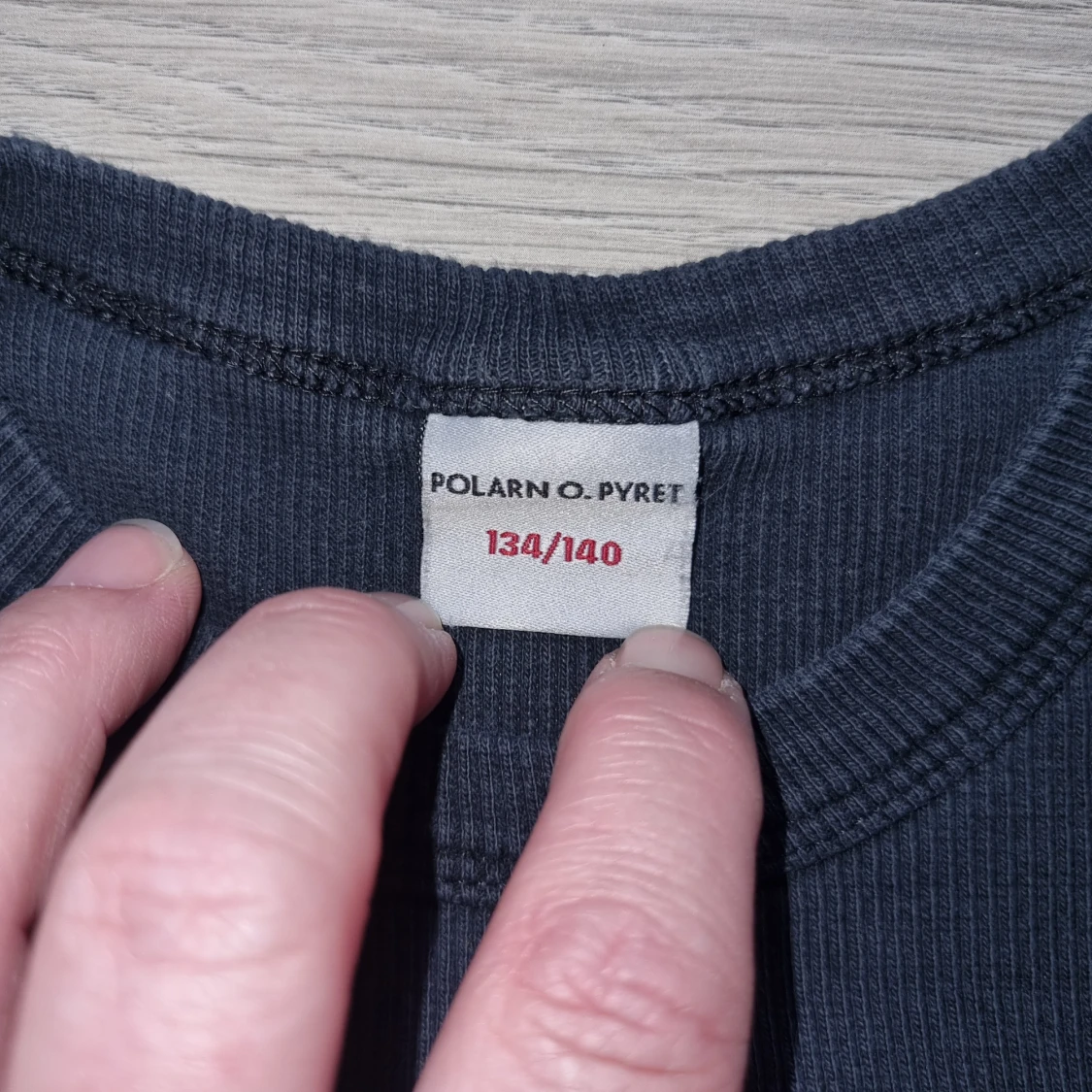 Svart långärmad tröja från Polarn O. Pyret - 2