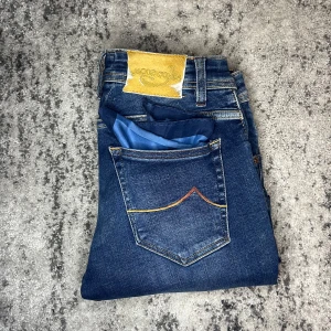 Jacob Cohen jeans (HELT NYA, utan tags) - Jacob Cohen jeans!! | Säljer dem här supersnygga  Cohen jeansen 💫 | Jeansen  är i W30 | Jeansen är 9,9/10 skick och sparsamt använda, den lilla duken följer med 🌟| Nypris - Runt 2800 sek | Pris kan diskuteras vid snabb affär!! 💸 | För flera bilder eller frågor så är det bara att kontakta mig 📩