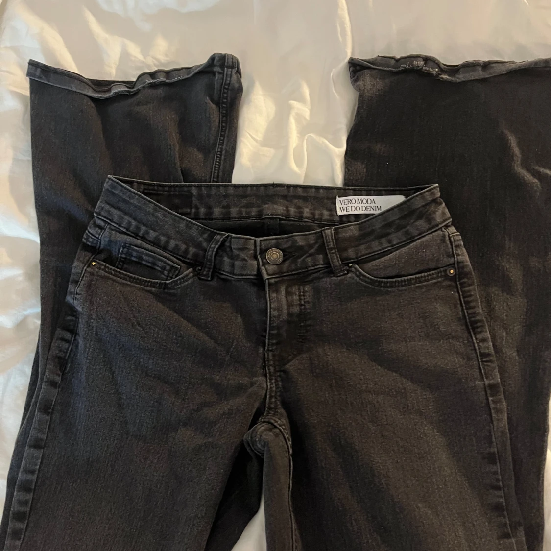 Svarta jeansbyxor från vero moda