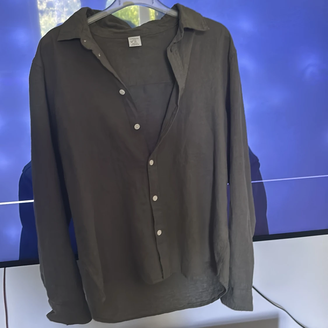 Olivgrön skjorta  - 1