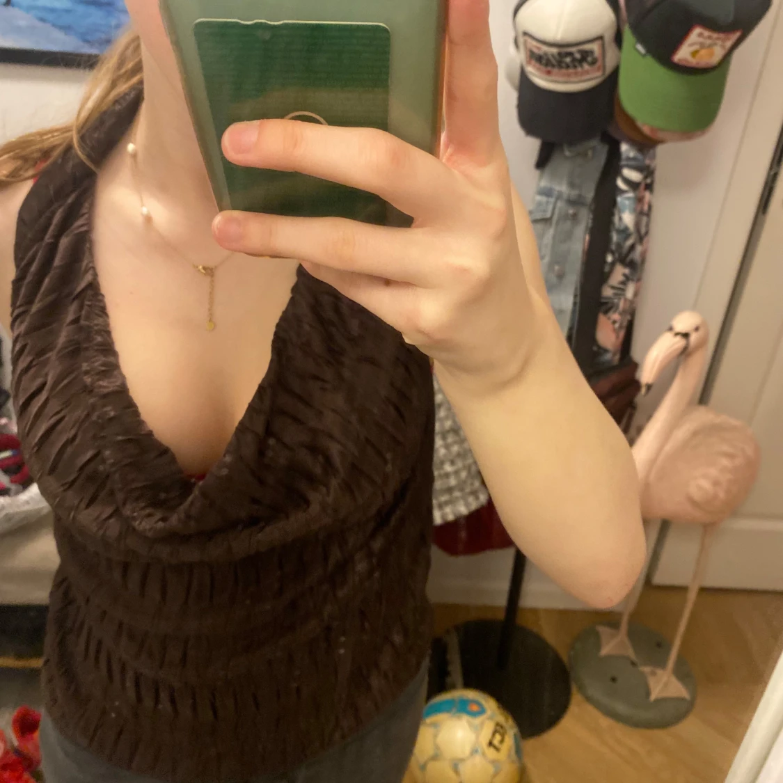 Brun halterneck topp med drapering