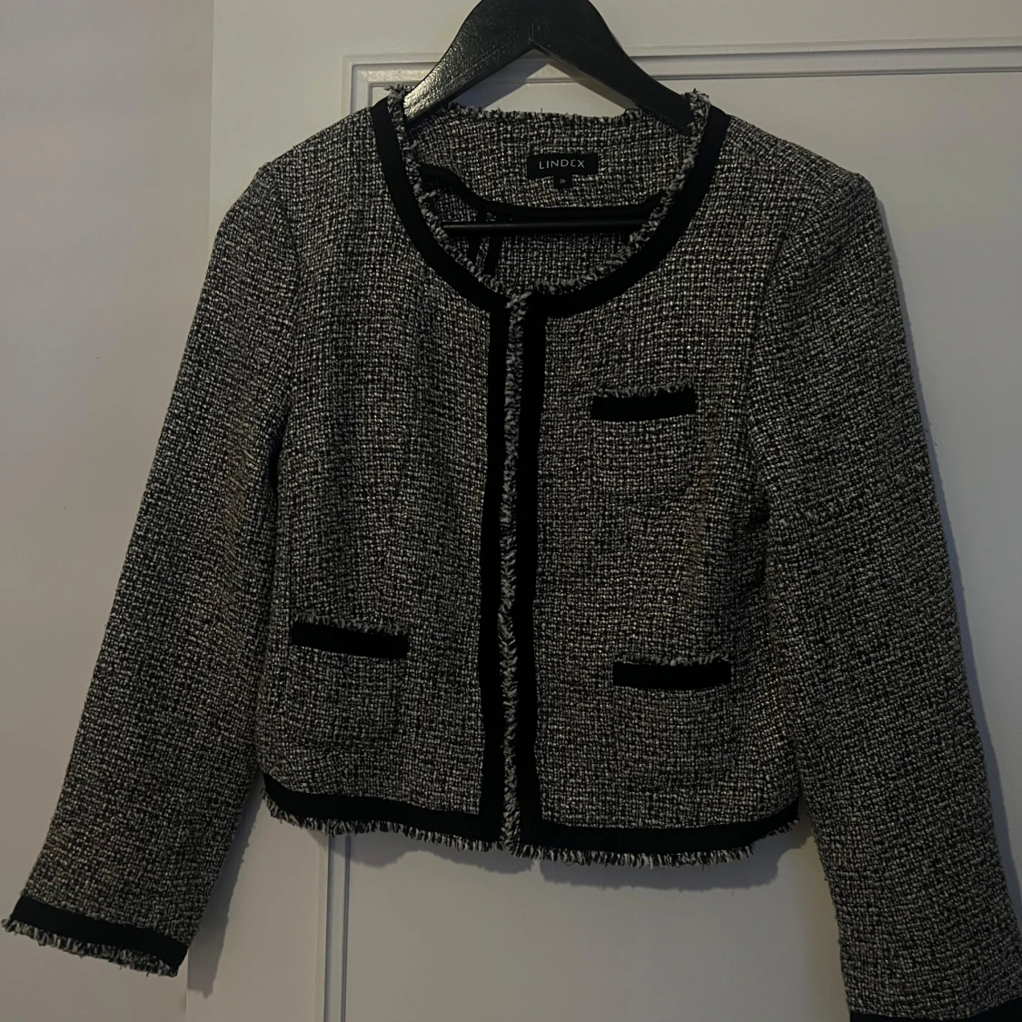 Svartvit kavaj från Lindex - 1