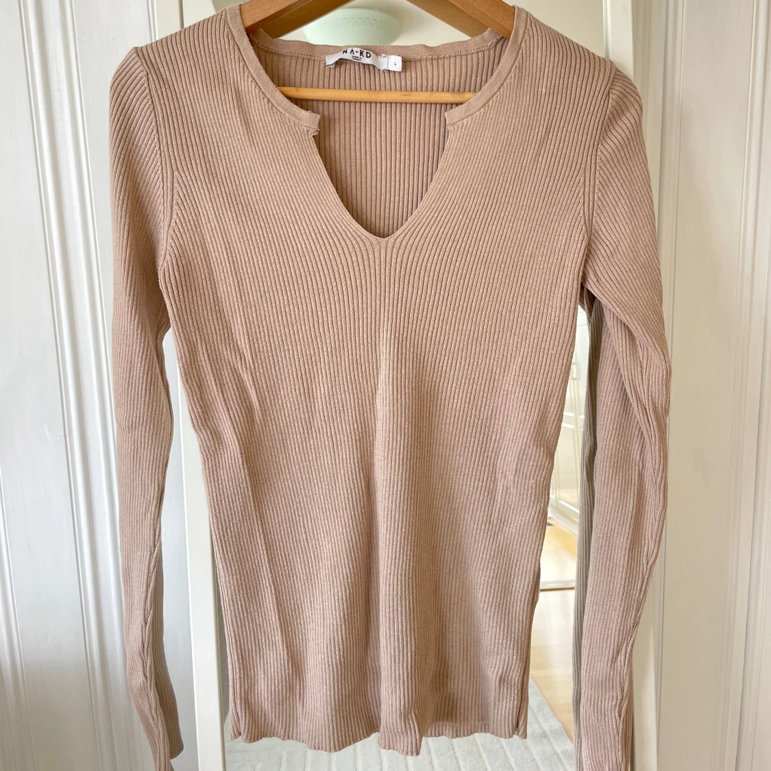 Beige ribbad långärmad topp  - 3