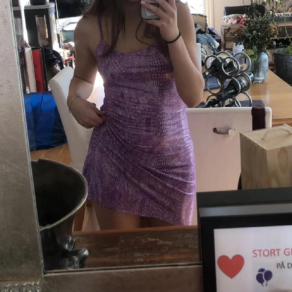 Lila kortklänning med ormmönster från Fashion 100 - 1