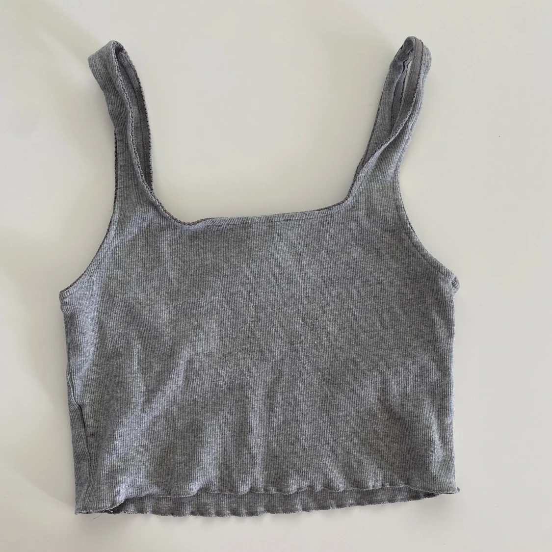 Grå ribbad linnetopp från Forever 21 - 2