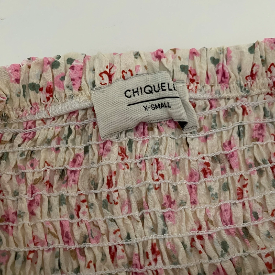 Blommig figurnära kjol - 2