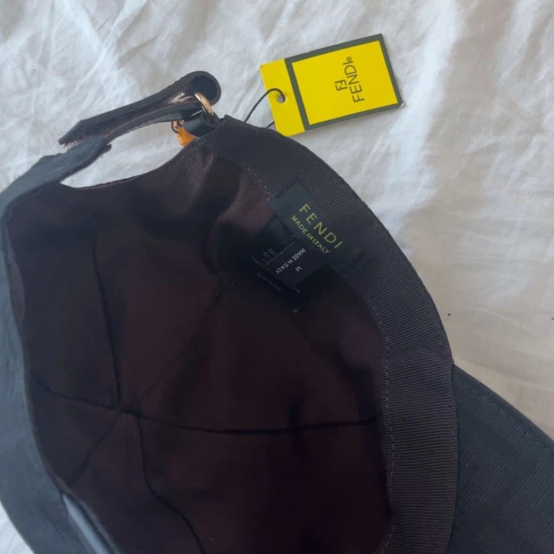 Svart keps från Fendi - 2