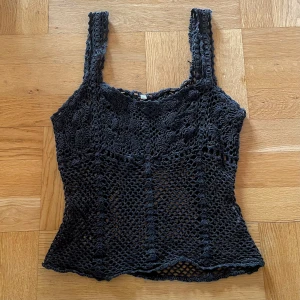 Crochet linne 🧶 - Ett supersött virkat linne 😍 Lite slitet men så snyggt! Storlek S-M, kan stretchas