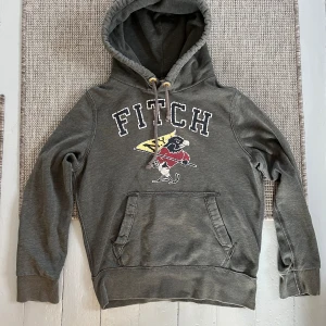 Abercombie & fitch hoodie - Grön hoodie från Abercombie & Fitch. Bra skick strl S. 