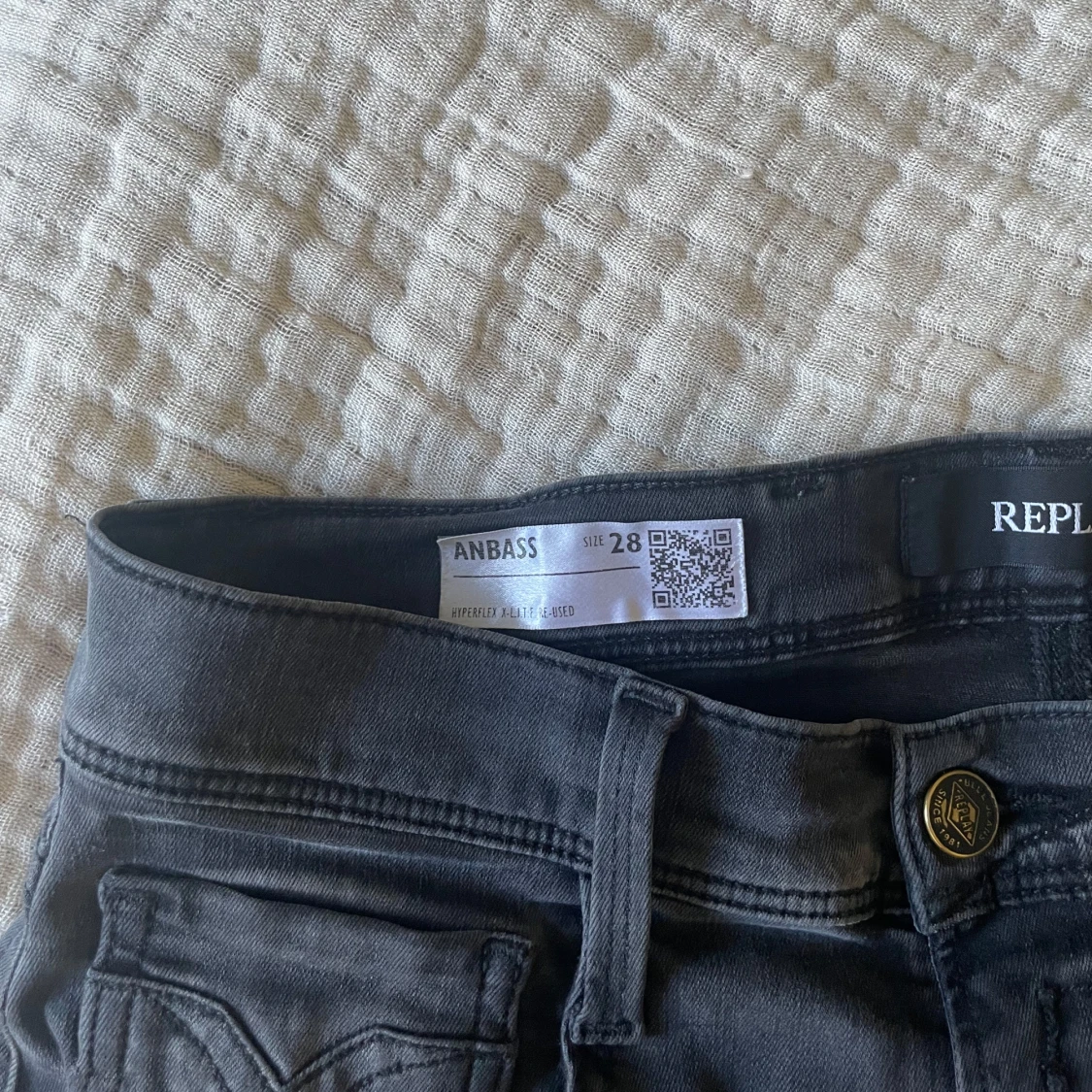 Grå jeans från Replay - 1