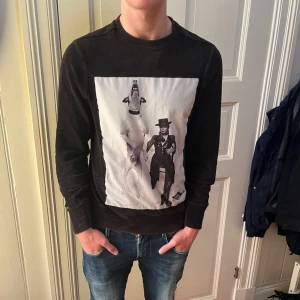 Limitato tröja - Unik och sjukt snygg limitato tröja i mycket bra skick😄Hör av dig vid övriga frågor👊