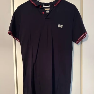 Weekend Offender Piké stl M - WO piké använd 4-5 gånger i stl M 