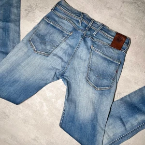 Replay jeans - Replay jeans | Modell Anbass | Väldigt bra skick | Storlek W30 L32. 