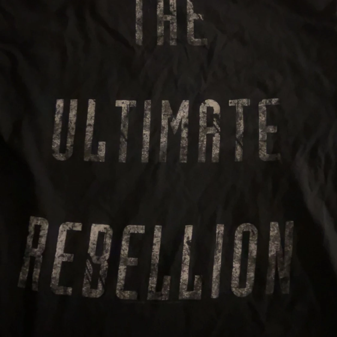 Svart t-shirt med tryck från Gildan - 1