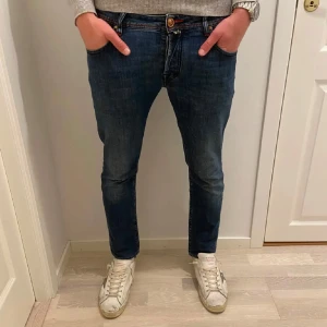 Jacob Cohen jeans - Säljer dessa feta Cohen jeans style 622. Passar om man är runt 180-187. Storlek 33 midja.