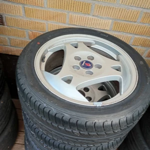 Sommardäck SAAB Hankook Ventus Prime 225/45 R17  - 4 stycken,Fina sommardäck SAAB Hankook Ventus Prime med fälg med mönsterdjup 5 mm -1 cm. Hämtas i Skene och skickas ej.