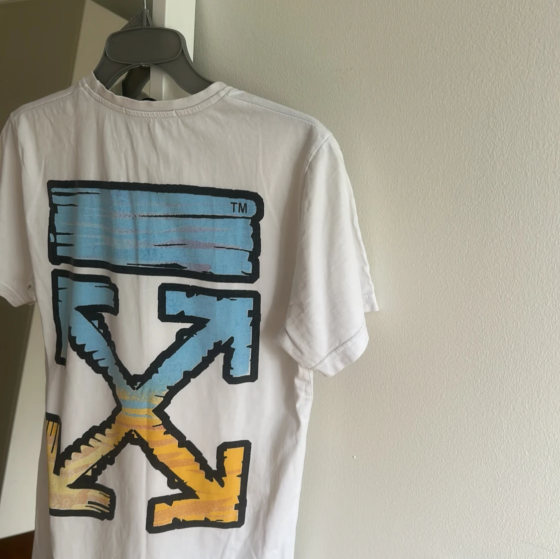 Vit Off-White t-shirt med tryck - 1