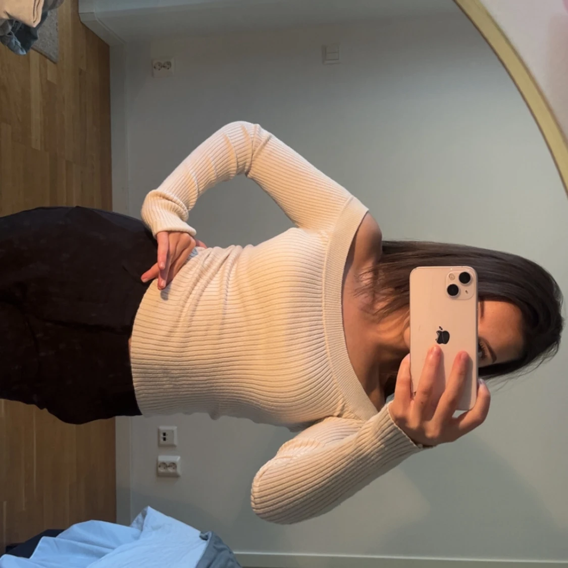 Offshoulder ribbad vit stickad topp - 1