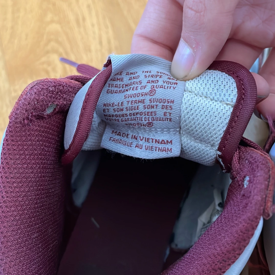 Nike Dunk High i vinrött och grått - 4