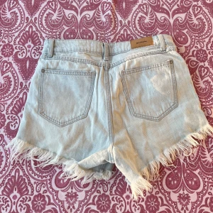 basic jeansshorts  - jättenice basic jeansshorts som inte kommer till så mycket användning👍🏼😊 skriv för bilder mm