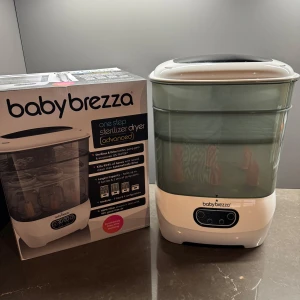 Baby Brezza One step sterilizer dryer advanced - Säljer Baby Brezza One step sterilizer dryer advanced. Använd regelbundet i ett par månader. Nypris 1590 kr. Originalförpackning medföljer.