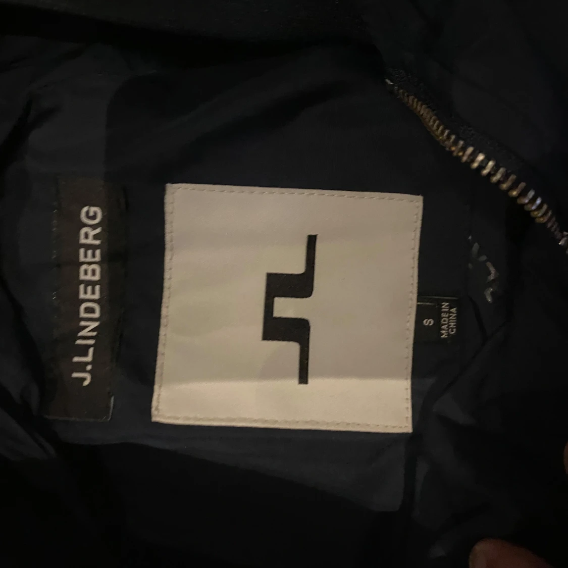 Mörkblå bomberjacka från J.Lindeberg - 2