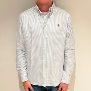 Ralph lauren skjorta - Köp sker via vår hemsida - ricodelluxury.com