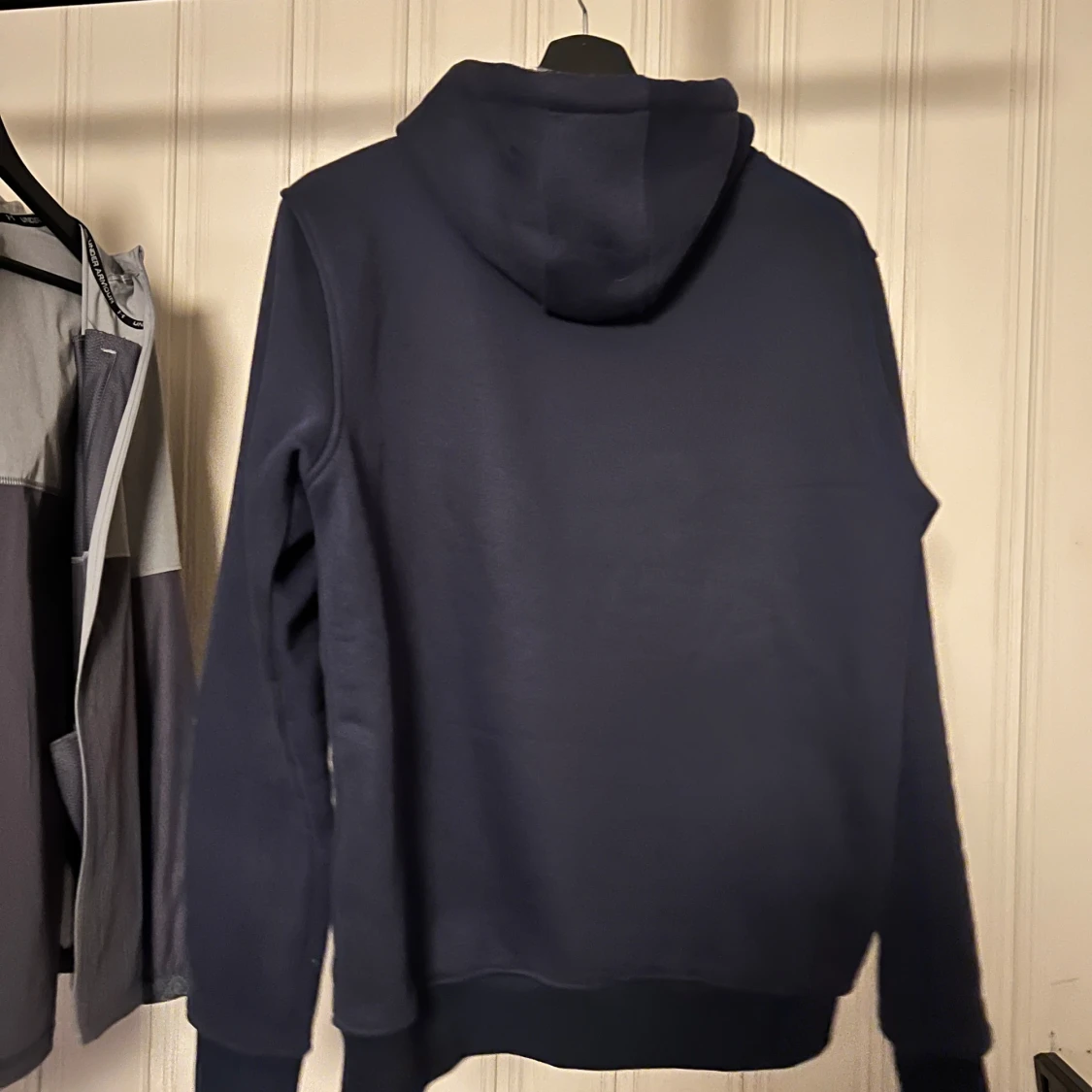 Mörkblå hoodie från Burberry med dragkedja - 1
