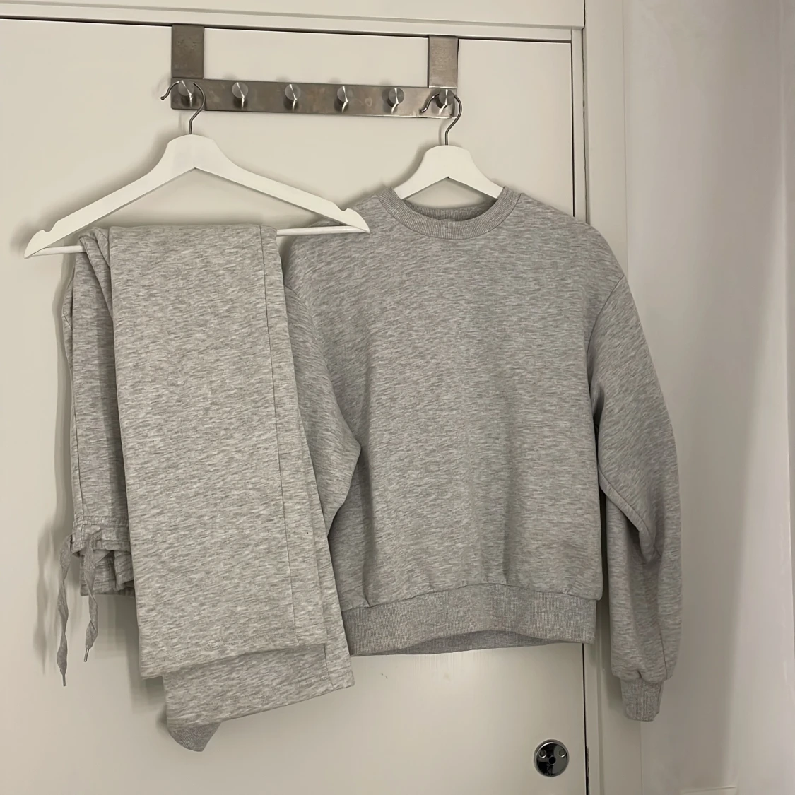 Grå set från Gina Tricot