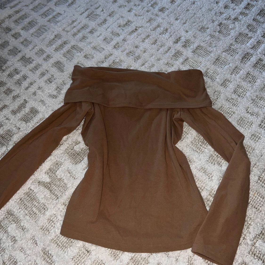 Brun offshoulder topp i bomull