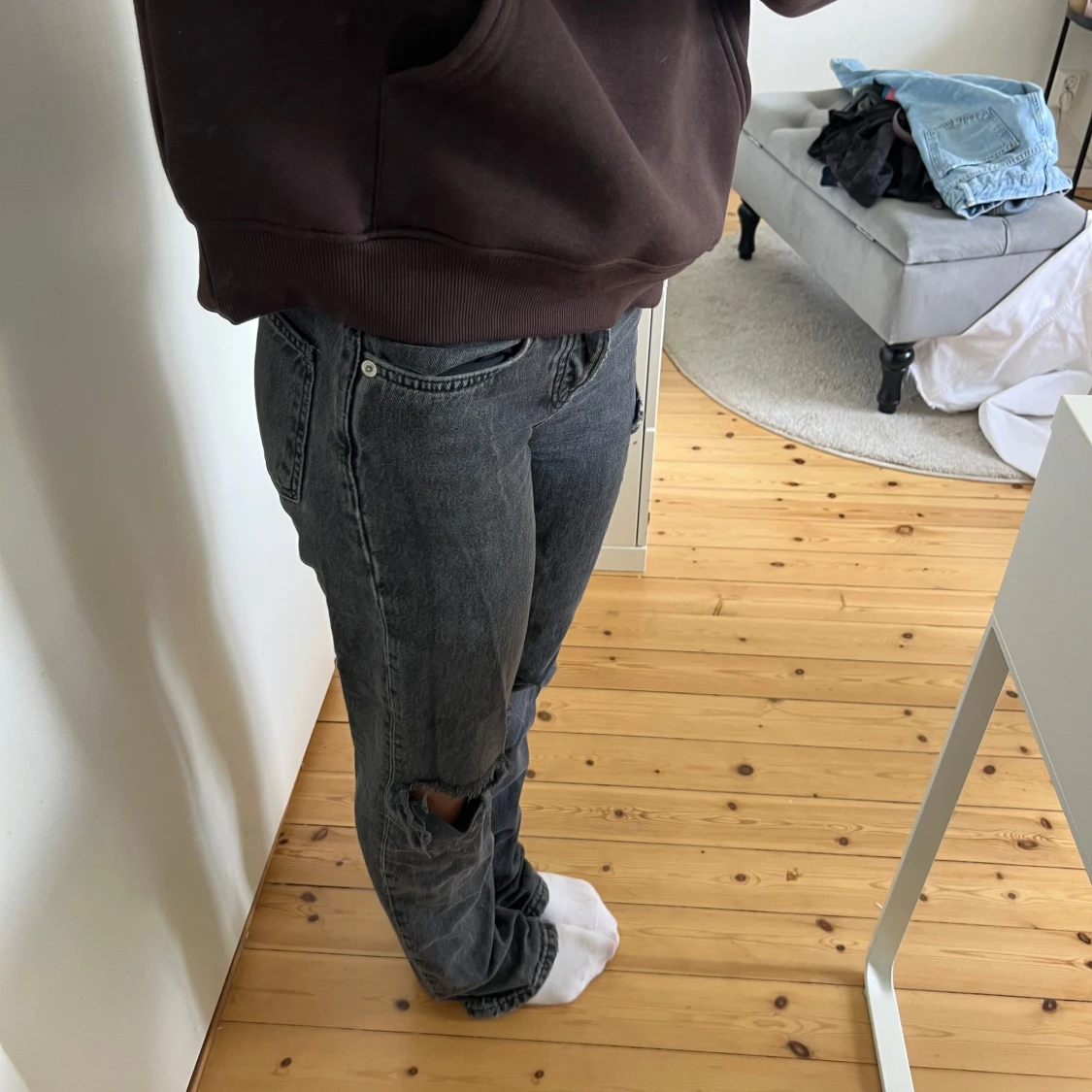 Lågmidjade jeans med hål - 1