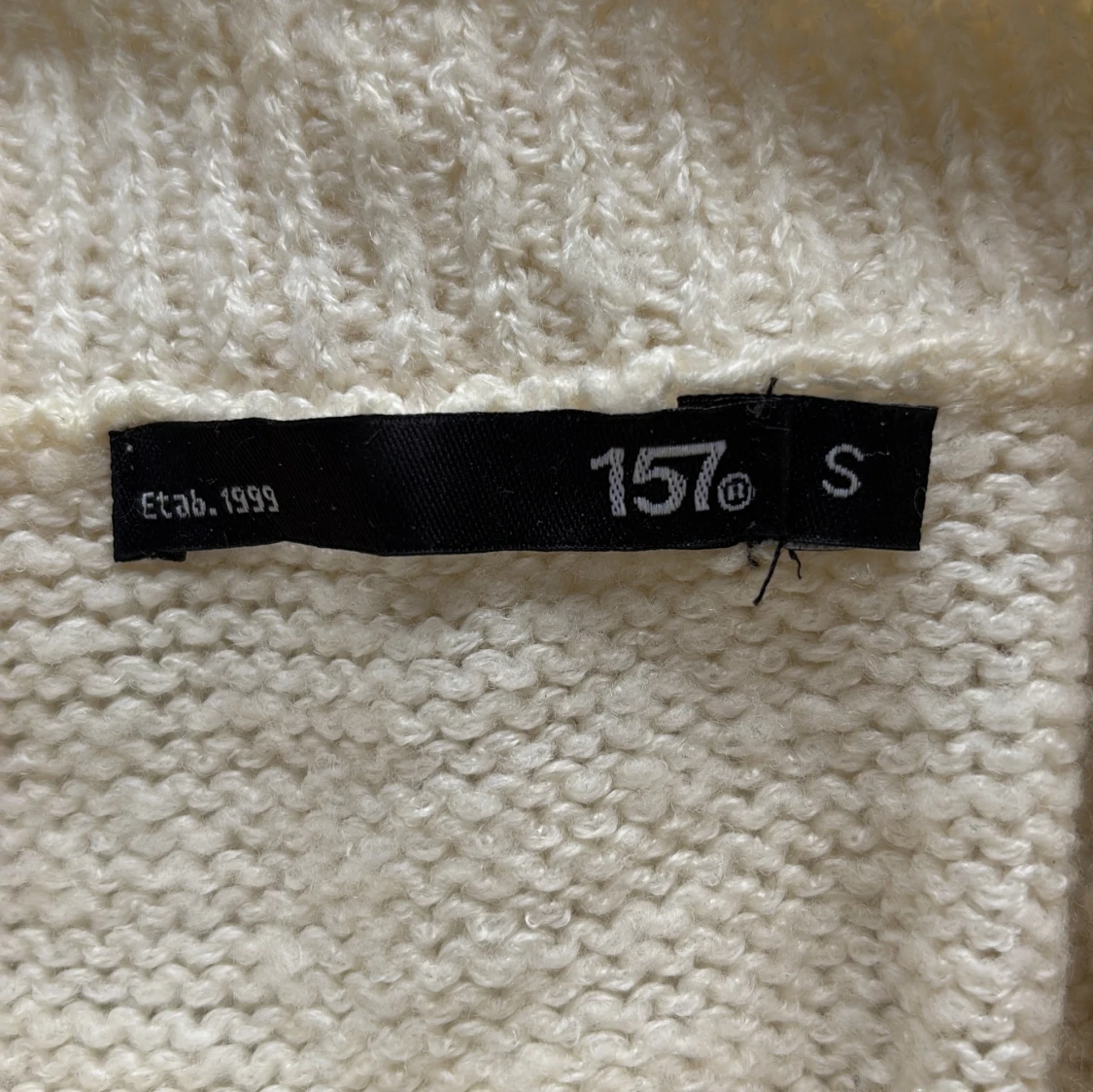 Krämvit polotröja från 157 - 2