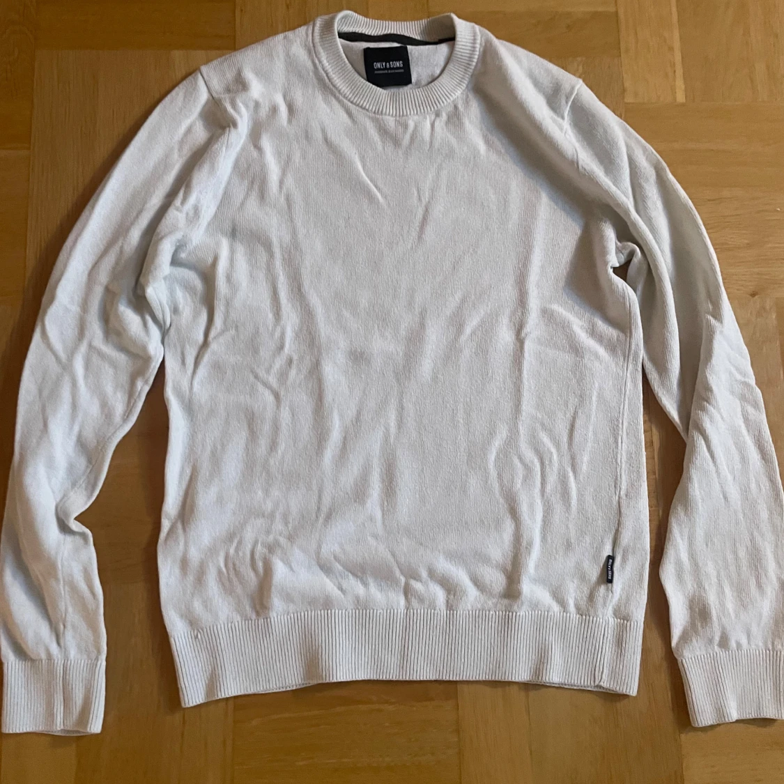 Vit stickad tröja från Only & Sons