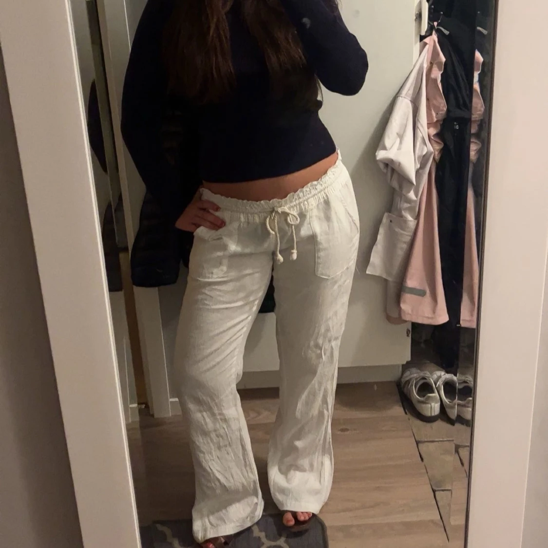 Vita linnebyxor från Roxy med snörning