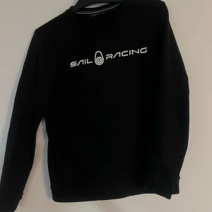 Sail Racing crewneck - Crewneck från Sail Racing i nyskick!