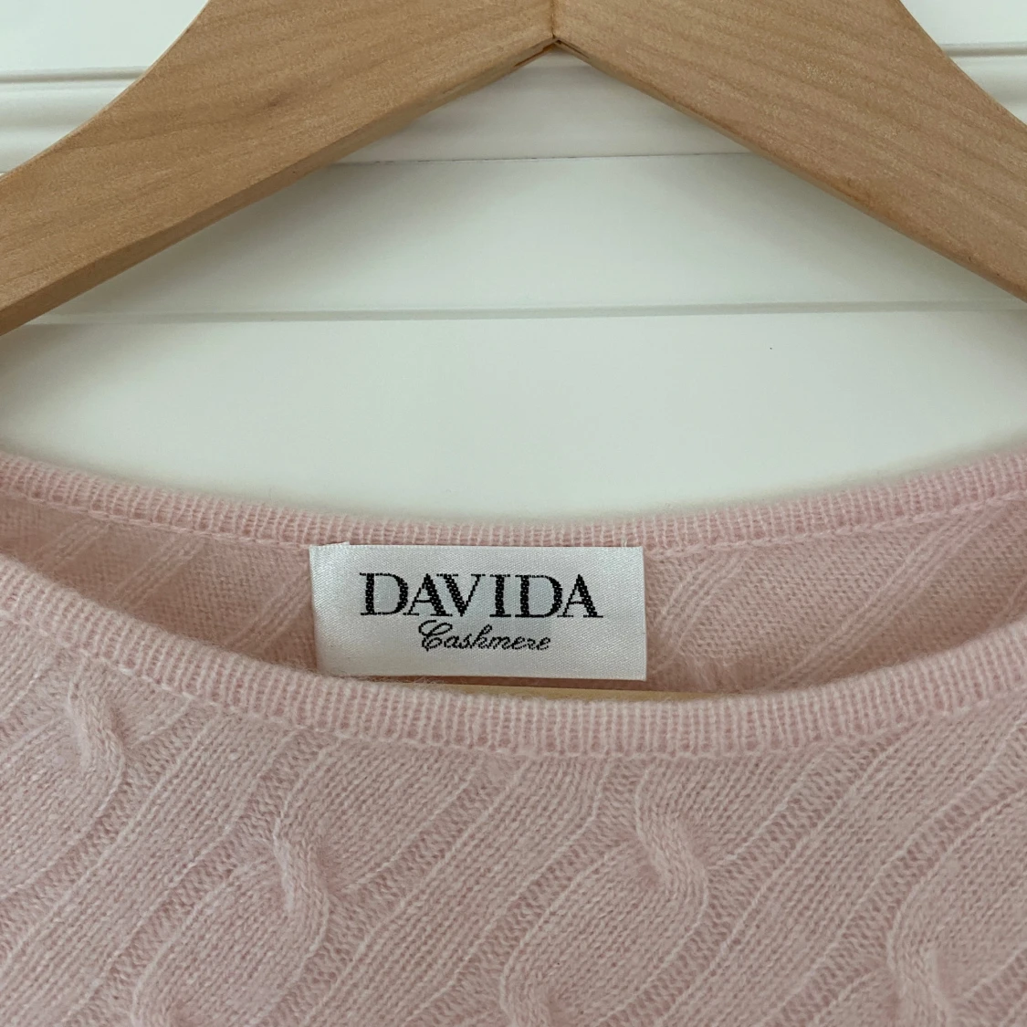 Ljusrosa kashmirponcho från Davida - 1