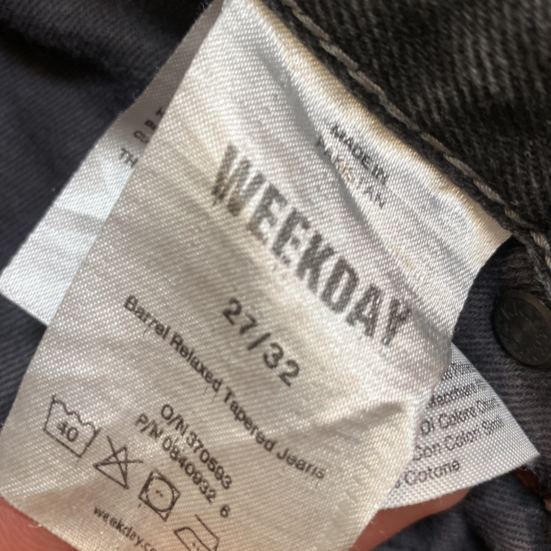 Svarta Barrel jeans från Weekday - 3