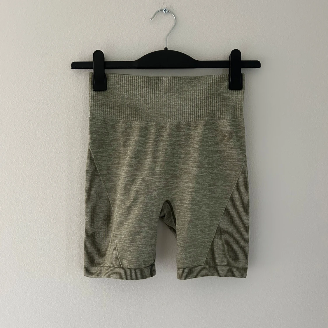 Gröna ribbade träningstights shorts - 2