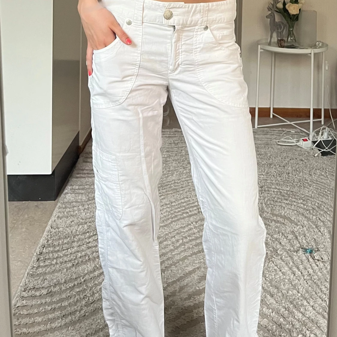 Vita cargopants från Lindex - 1